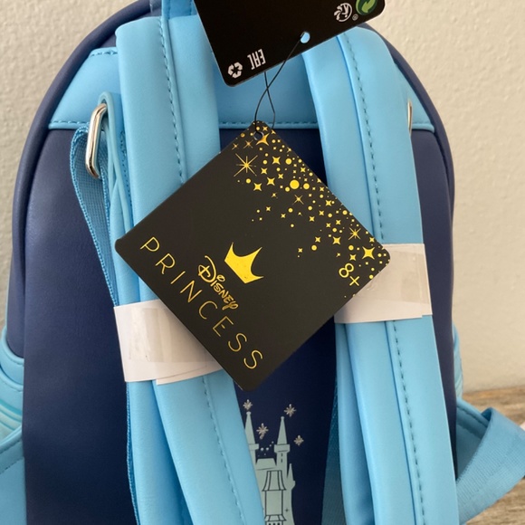 SALE!!! Loungefly Cinderella Castle Glow in the dark Disney backpack NWT main image 8